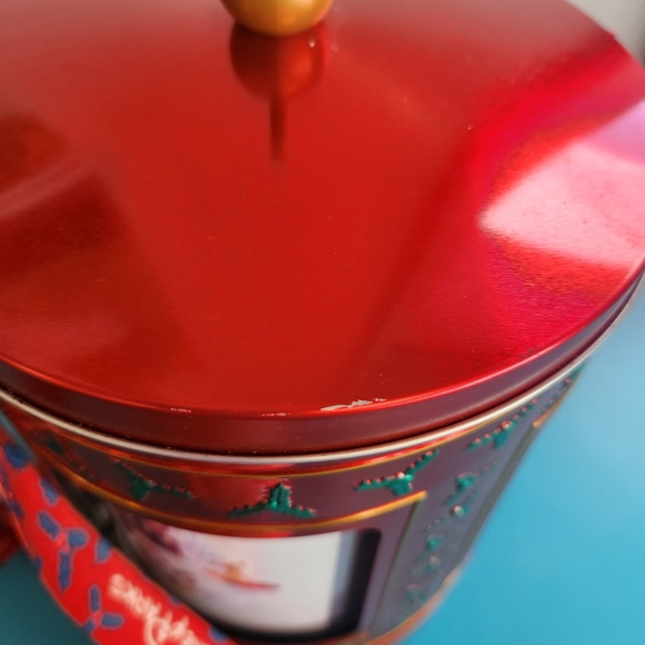 Disney collectors christmas popcorn bucket with wind up music and spins!!! - Picture 5 of 7